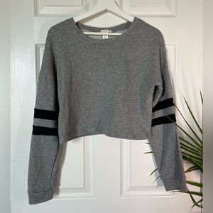 SOLD- Bozzolo athleisure cropped sweater